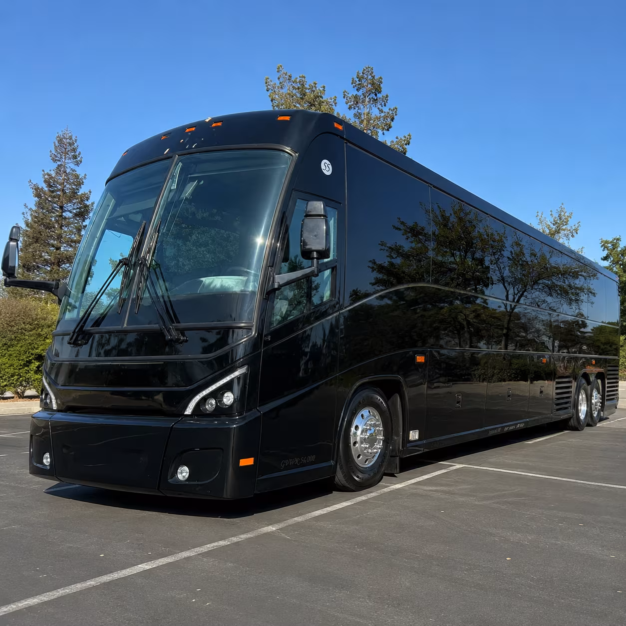 airport shuttle buses for large groups routing through lafayette regional lft