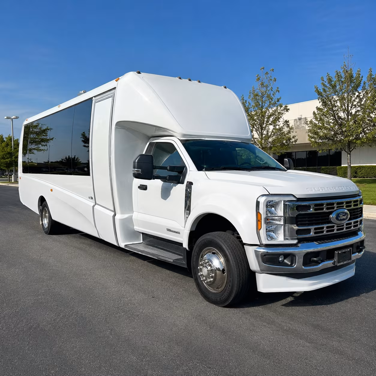 minibuses and sprinter vans for executive group transportation in lake charles